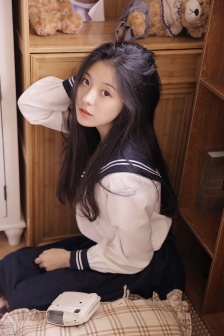 丰满迷人的老师少妇